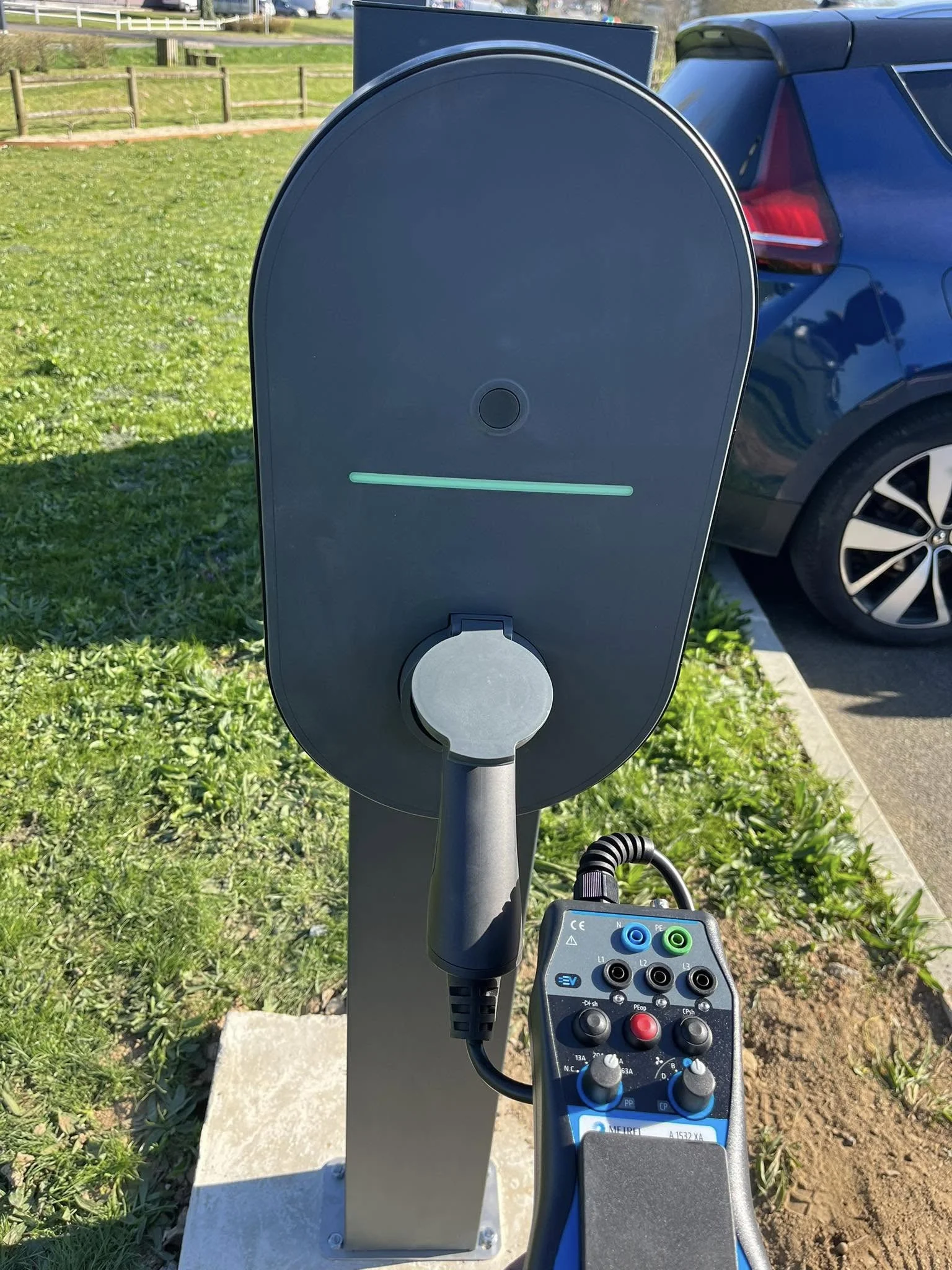 Installation de bornes de recharge électrique par Cuvigny Électricité